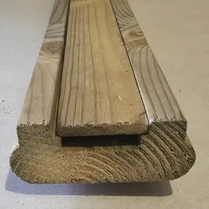 Pine Railing (Handrail or Baserail) Including Infill (3.6m x 85mm x 32mm) image